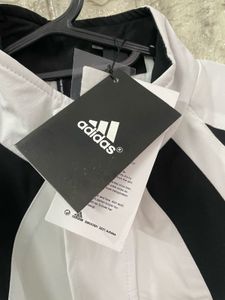🤶🏻Adidas jacket+ free perfume worth200