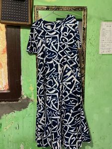 Stylish Navy & White Abstract Print Dress