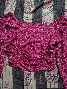 Chic Pink Floral Ruched Cropped Top