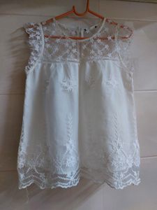 Papaya brand- Beautiful white top