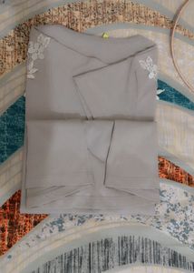 floral design grey tshirt
