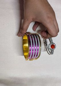 Stylish Women's Bangle Set