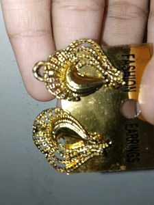 Elegant Gold Tone Earrings