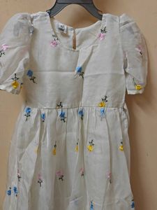 Cute Embroidered Dress 4-5years