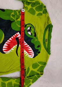Very Cute H&amp;M Dragon Top With Beautiful Jeans