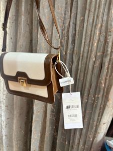 Savana sling purse