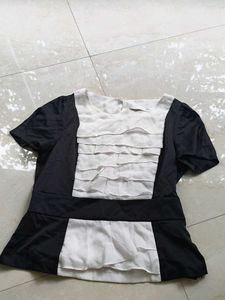 Chic Black &amp; White Ruffle Top