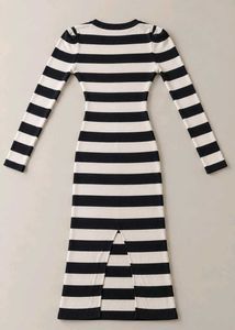 BLACK AND WHITE STRIPED RIBBED V-NECK BODYCON MIDI