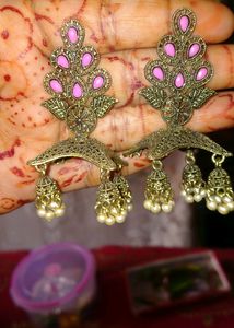 Earing😍