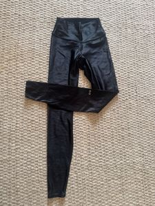 Alo Shiny Black Leggings