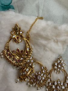 Stunning Kundan Maang Tikka &amp; Earrings Set