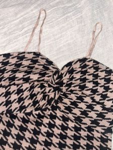 Houndstooth Knit Twist Front Crop Top