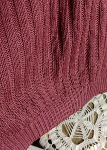 Maroon woolen sweater for women