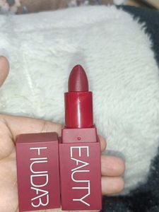 Huda beauty bullet lipstick