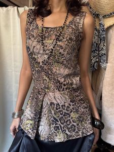 Unique Leopard Print Sleeveless Top