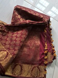 Elegant Maroon &amp; Gold kanchipuram Saree &amp; blouse