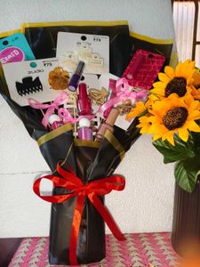 Beauty & Hair Accessory Gift Bouquet