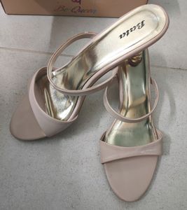 LOVELY BATA HEELS