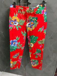 Vibrant Floral Print Cropped Pants