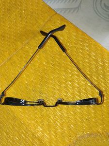 Stylish Sunglasses - Round Black Frames