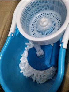 💥Mop With 2 Refills Brand New Unused
