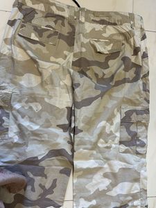 Beige camo cargo pants 🤍✨