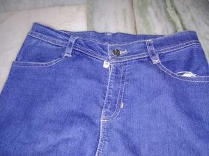 women's blue colour jeans