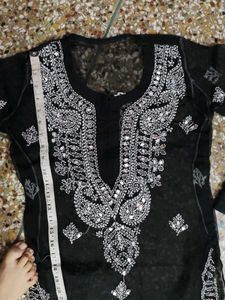 Elegant Black Embroidered Kurta