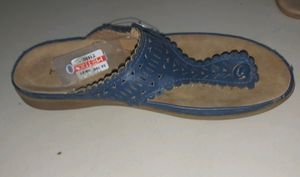 Women Metro Slippers