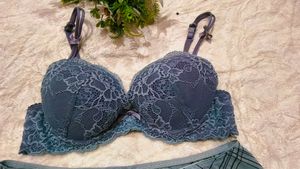 Lace Bra &amp; Plaid Panty Set