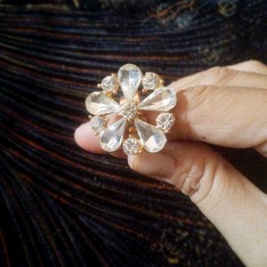 Sparkling Rhinestone Flower Ring