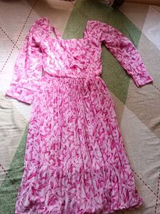 frill short dress And White Bottoned Top