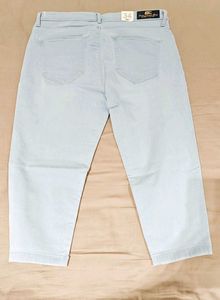 Capri Jeans