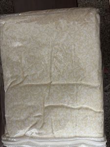 Feather Touch Luxury Bed Linen Set