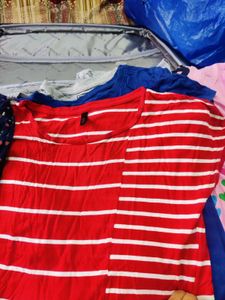 10 Amour Paris Graphic Tee,2 shorts n jogger