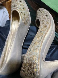 Embellished Golden Ballet heal