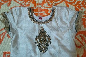 Elegant White Embroidered Kurta