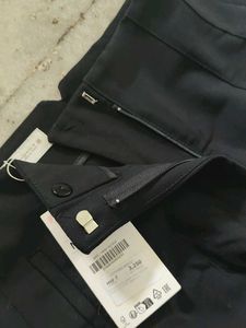 Chic Black High-Waisted Trousers