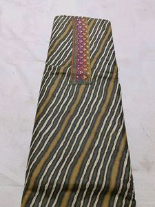 Print Suit With Contrast Bottom