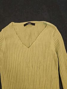 Ribbed V-Neck Flare Sleeve Top