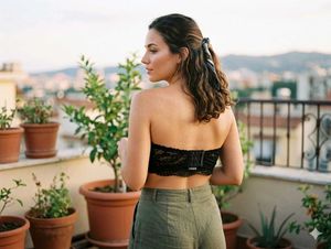 Black Lace Strapless Bra