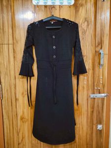 Elegant Black Lace Sleeve Dress