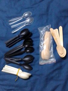 Plastic Storage Container With  Spoons