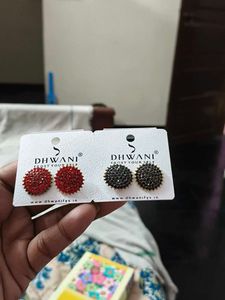 Dhwani Stud Earrings - Red &amp; Black combo