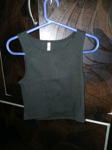 Set of 2 Ribbed Crop Tank Tops (Black & White) - S