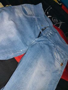 Light Wash High-Waisted Jeans