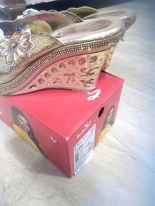 New Heel 👠👠👠👠👠👠 Sandals Once A Used So Grab