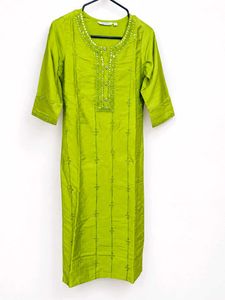 Avaasa Vibrant Kurta Set with Blue Bottoms