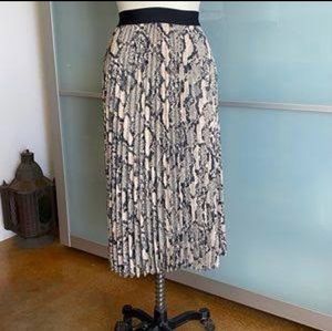 H&amp;M Snake Printed Skirt