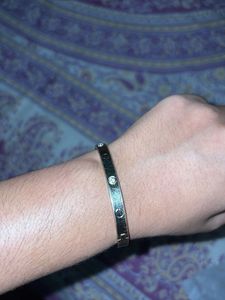 Elegant Gold Bracelet